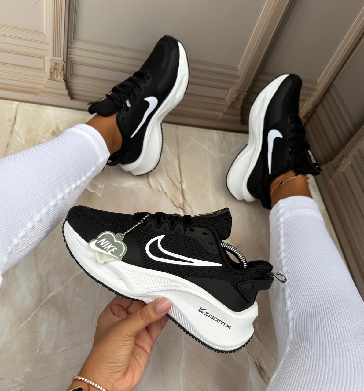 NIKE ZOOM X