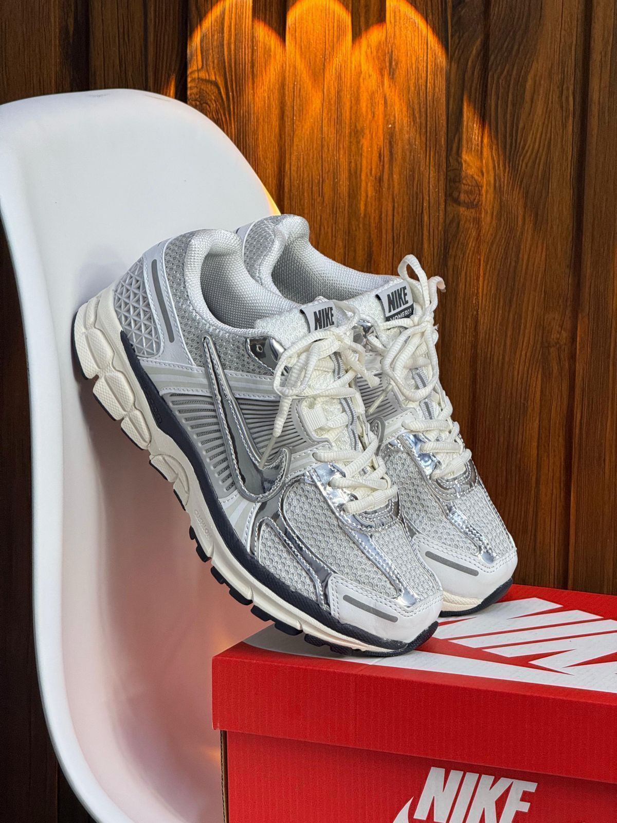 NIKE VOMERO 5