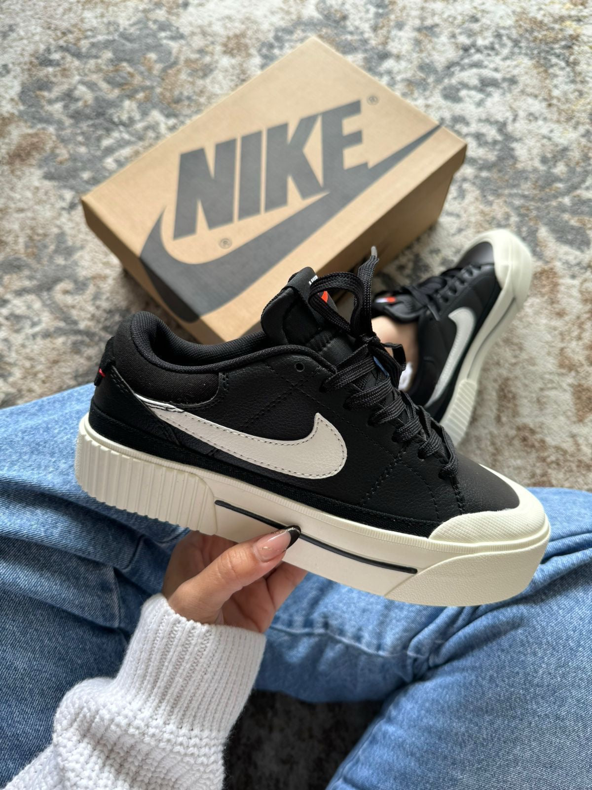 NIKE COURT